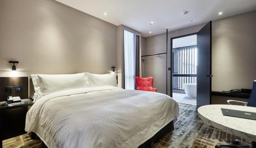 Queen Room with Terrace
