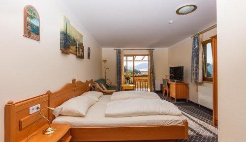 Two-Bedroom Suite with Balcony and Lake View