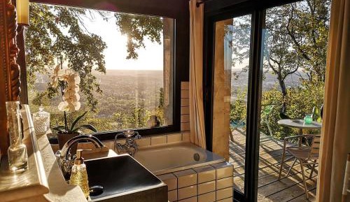 Studio with Mountain View