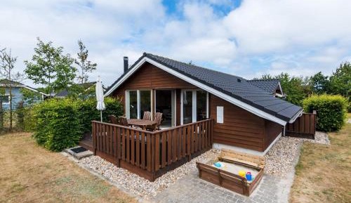 Three-Bedroom Holiday Home 