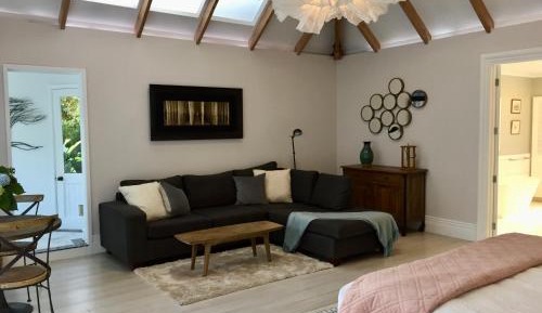 Deluxe King Suite