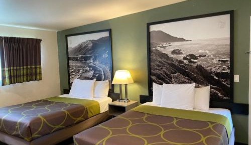 Queen Room with Two Queen Beds - Non-Smoking