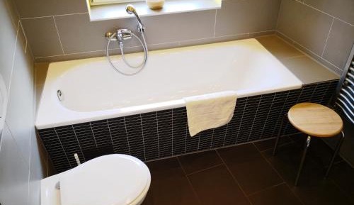 Deluxe Double Room (2 Adults + 1 Child)