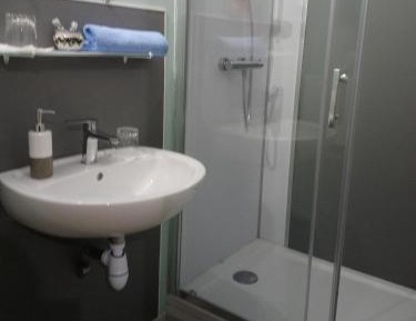 Deluxe Double Room with Shower