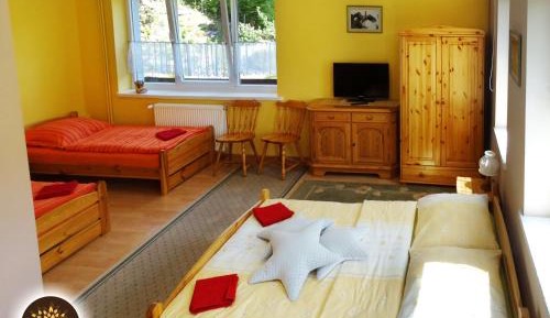 Quadruple Room with Private Bathroom