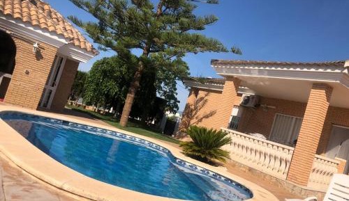 Holiday Home (6 Adults)