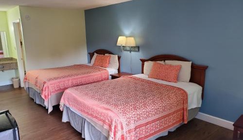 Queen Room with Two Queen Beds - Smoking