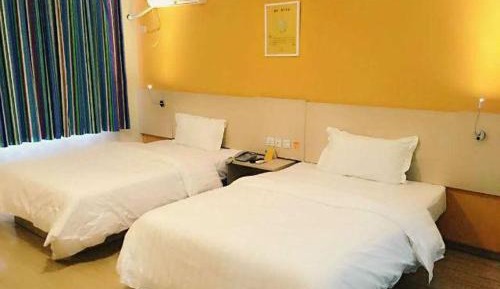 Comfortable Twin Room