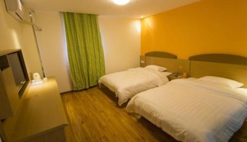 Comfortable Twin Room