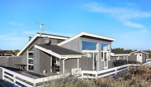 Four-Bedroom Holiday Home