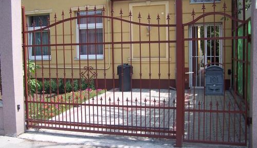 Two-Bedroom House with Balcony