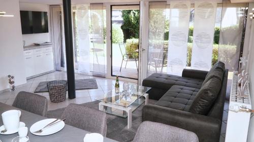 Apartment with Garden View