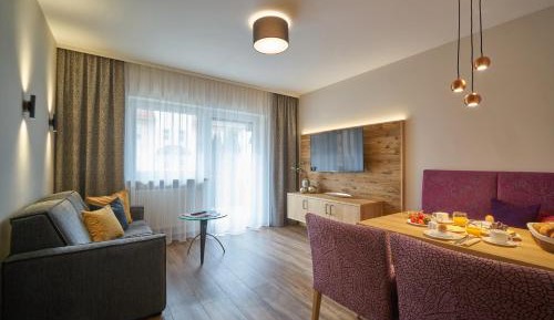 Superior One-Bedroom Apartment with Balcony