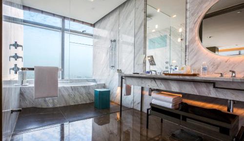 Deluxe King Room with River View