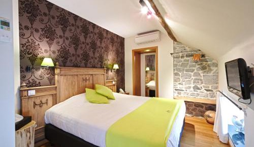 Deluxe Double Room with Shower