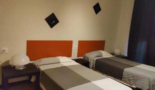 Standard Twin Room with Shared Bathroom