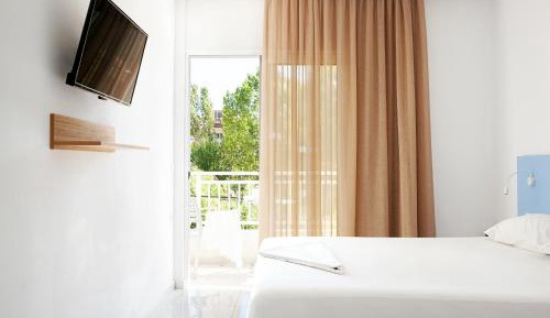 Deluxe Double or Twin Room with Garden View