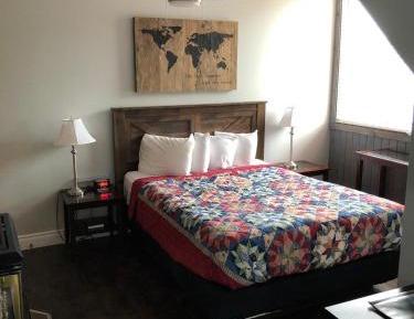 Deluxe Queen Room