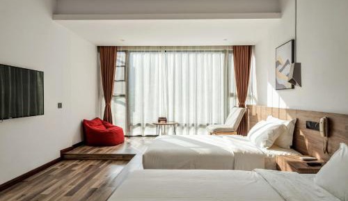 Whispering Mountain - Tatami Twin Room with Mountain View