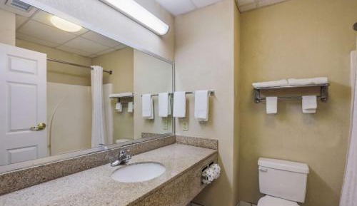 Queen Room with Two Queen Beds - Non-Smoking