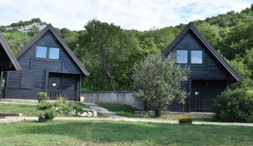 Apartment with Mountain View