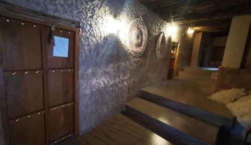 Twin Room with Shared Bathroom
