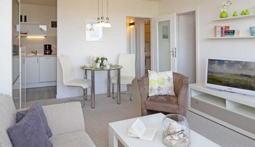 One-Bedroom Apartment with Balcony