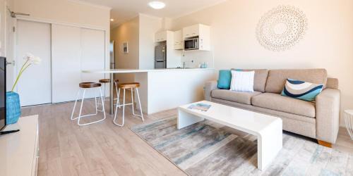  One bedroom unit Pool or Ocean View