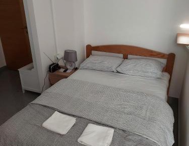 Deluxe Double Room (2 Adults + 1 Child)