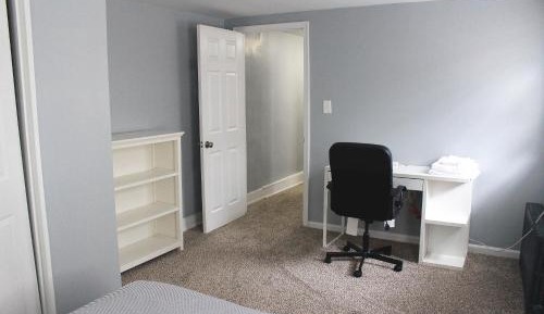 Queen Room with Shared Bathroom