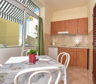 Apartment with Garden View