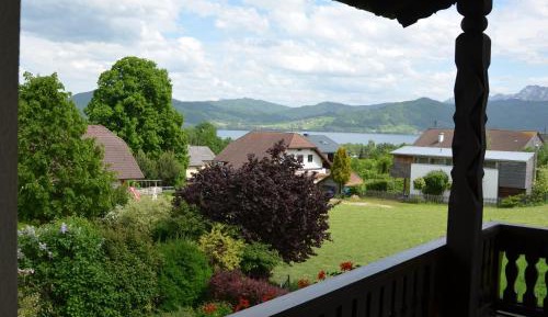 One-Bedroom Apartment with Balcony