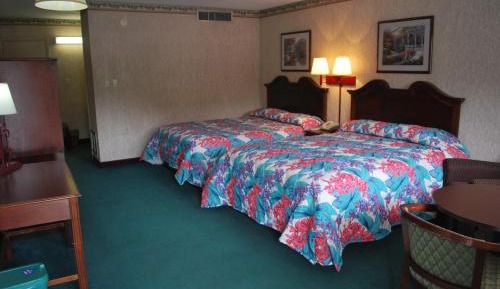 Deluxe Queen Room with Two Queen Beds - Non-Smoking