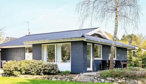 Three-Bedroom Holiday Home 