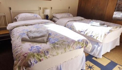 Twin Room with Private Bathroom