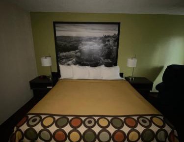 King Room - Non-Smoking