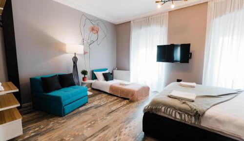Deluxe Family Room