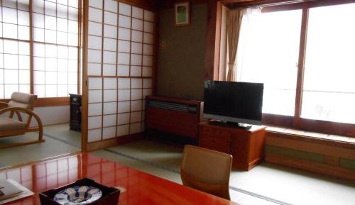 Japanese-Style Corner Room with Shared Bathroom and River View - Non-Smoking