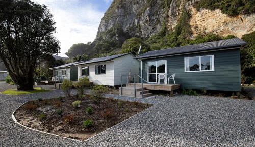 One Bedroom Self-contained Cabin