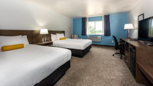 Queen Room with Two Queen Beds - Non-Smoking