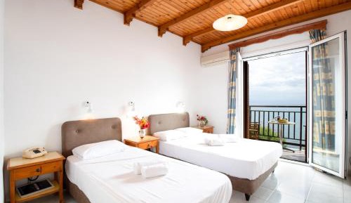 Double or Twin Room with Sea View