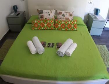 Apartment with Garden View