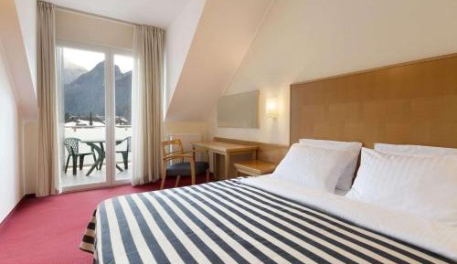 Superior Room with One King Bed Or Two Twin Beds - Non-Smoking