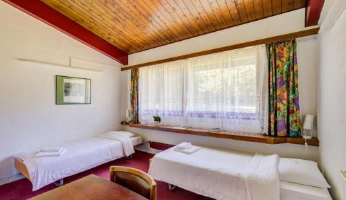 Twin Room with Shower