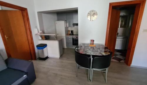 One-Bedroom Apartment with Terrace - Ground Floor 