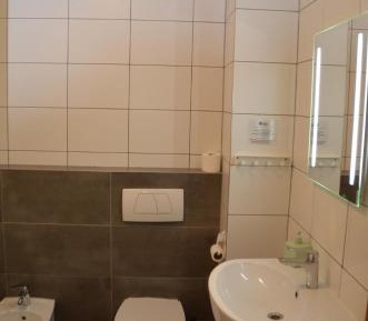 Double or Twin Room Economy