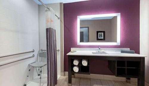 Queen Room with Two Queen Beds - Mobility Access Non Smoking 