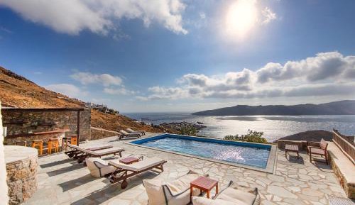 Villa with Private Pool and Sea View