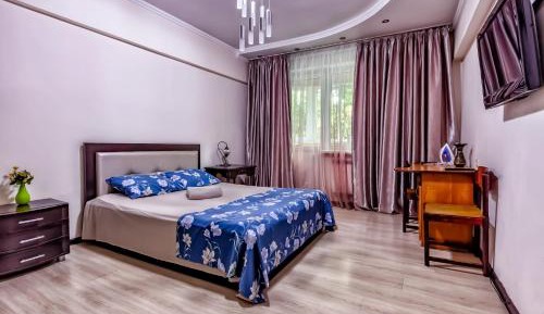One-Bedroom Apartment with Balcony