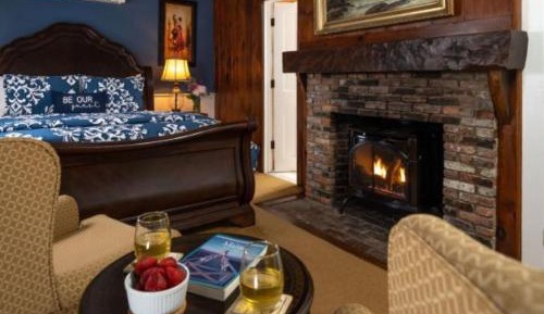 Deluxe Queen Room with Spa Bath